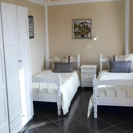 Art Rozalia Guest house